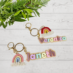 Llavero con Nombre. Arcoiris o Borla