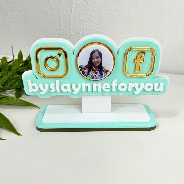 Stand Personalizado para Redes Sociales con Marca de Agua Desmontable